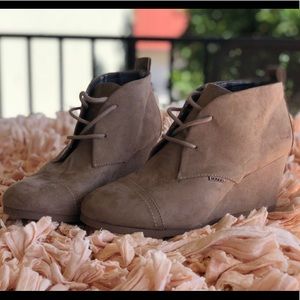 BRAND NEW Bongo Booties Sz 9.5